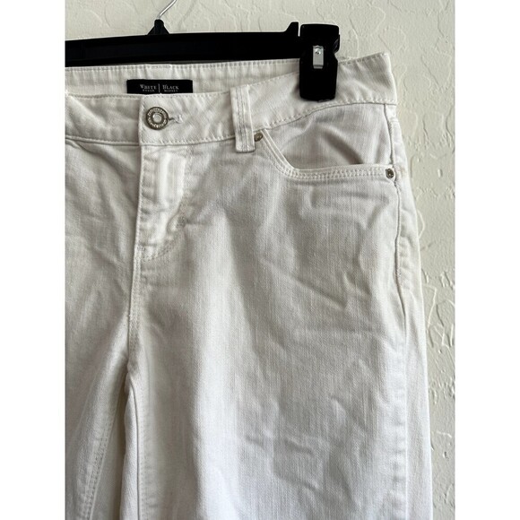 White House Black Market Slim Crop Distressed White Denim Jeans Size 2 minimal - Picture 15 of 16